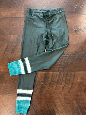 The upside Revolve green leggings M